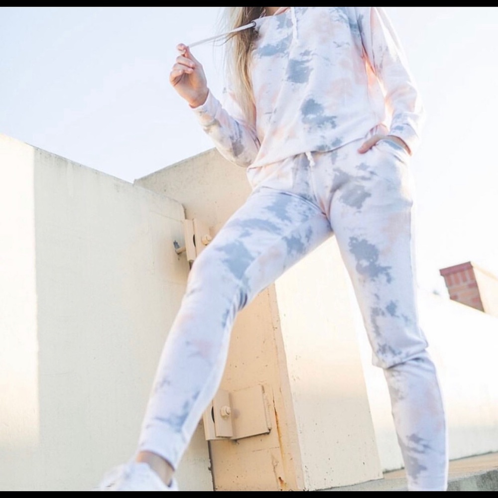 Never worn with tags Vintage Havana tie dye sweatsuit set. Size M.